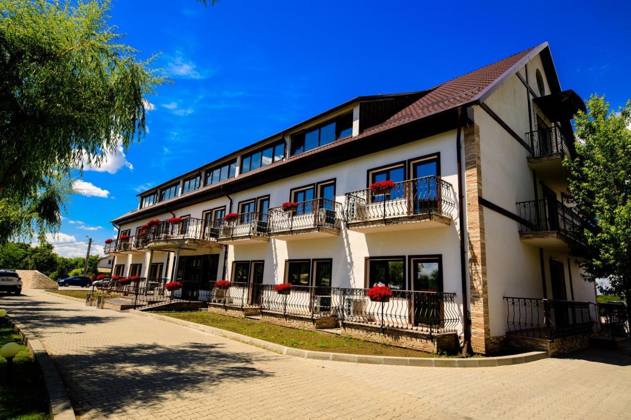 La Casa Cu Stuf Hotel Baldovinesti Exterior foto